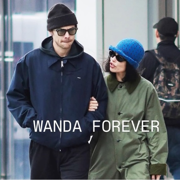 A Hat Named Wanda in Greece by Emily Dawn Long - Picture 3 of 3